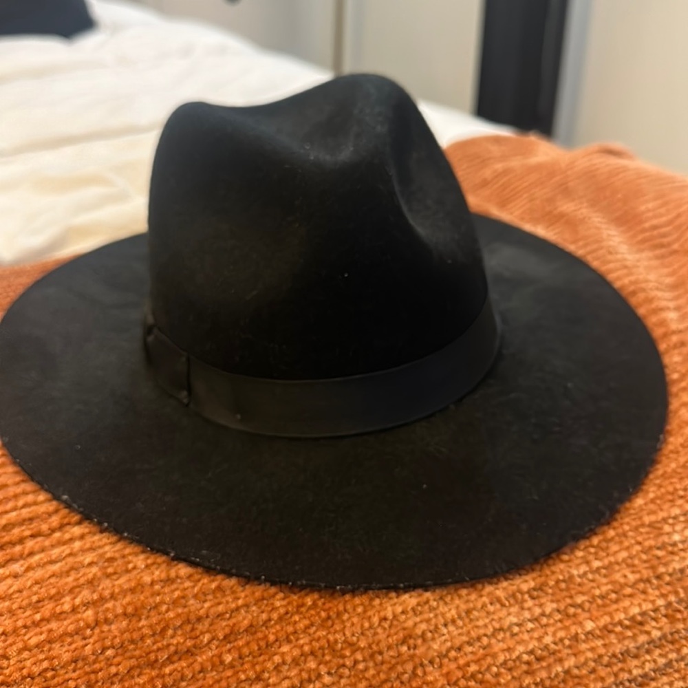 Black Lack of color hat